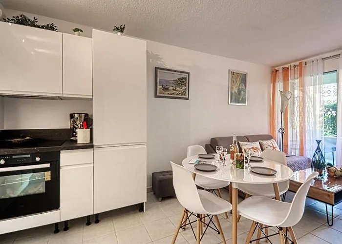 Apartmán Le Cesaree-4 By Interhome Fréjus