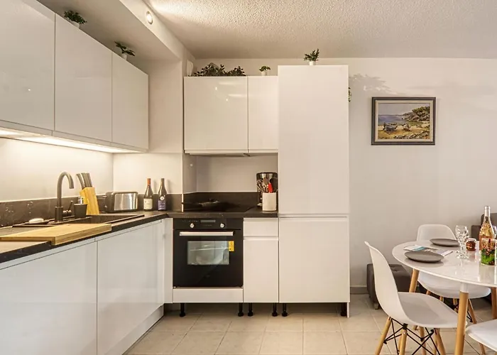 Apartmán Le Cesaree-4 By Interhome Fréjus